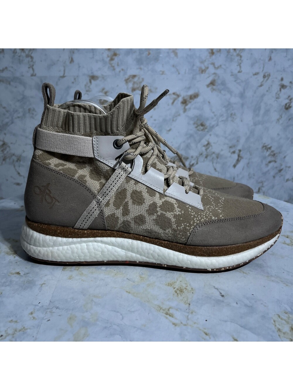 OTBT Hybrid Women's Size 11.5M Shoes Beige Brown Comfort Casual Fashion Sneaker